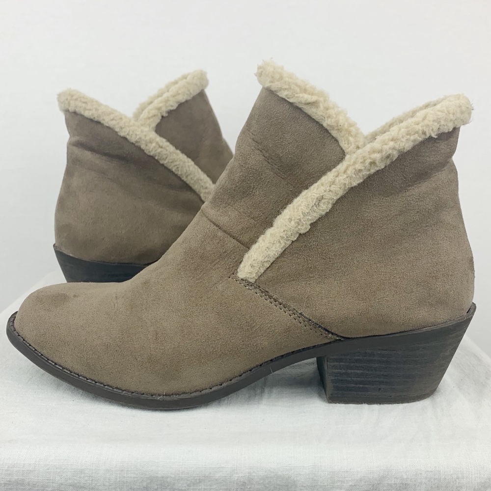Me Too Zest Sherpa Lined Comfort Fit Suede Booties